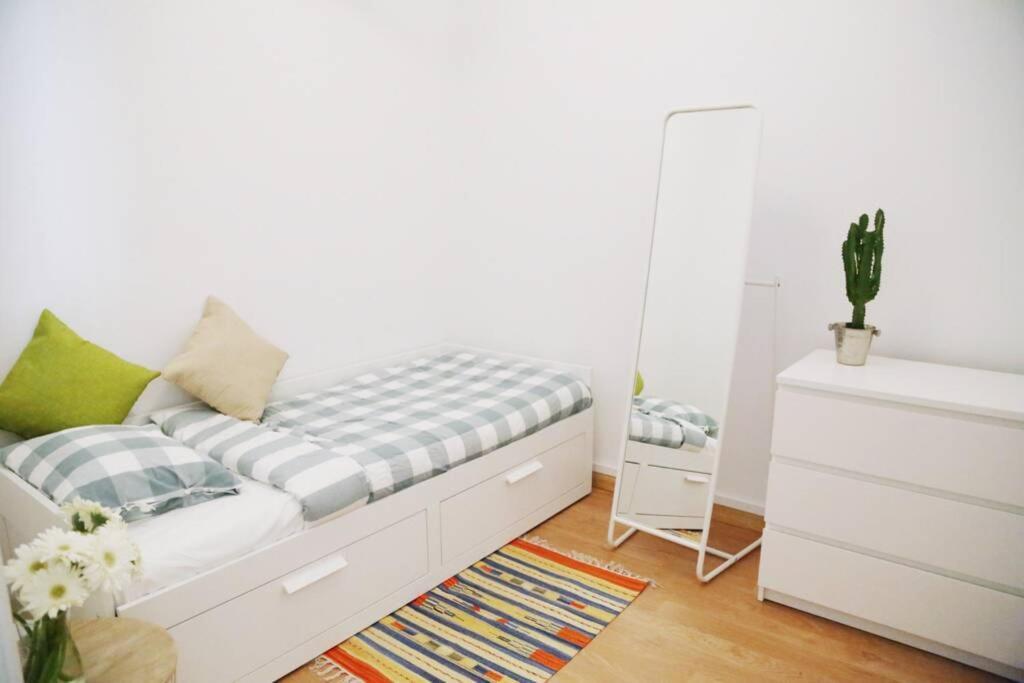 Two Bedroom Cozy Flat By River In Quiet Art Zone Lizbona Zewnętrze zdjęcie